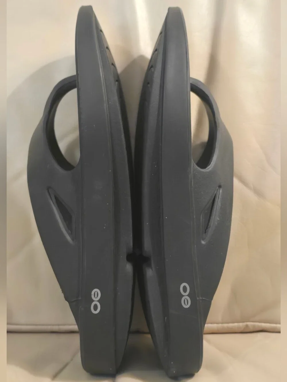 Oofos Men's Black Recovery Flip Flops Men's 9 Women's 11